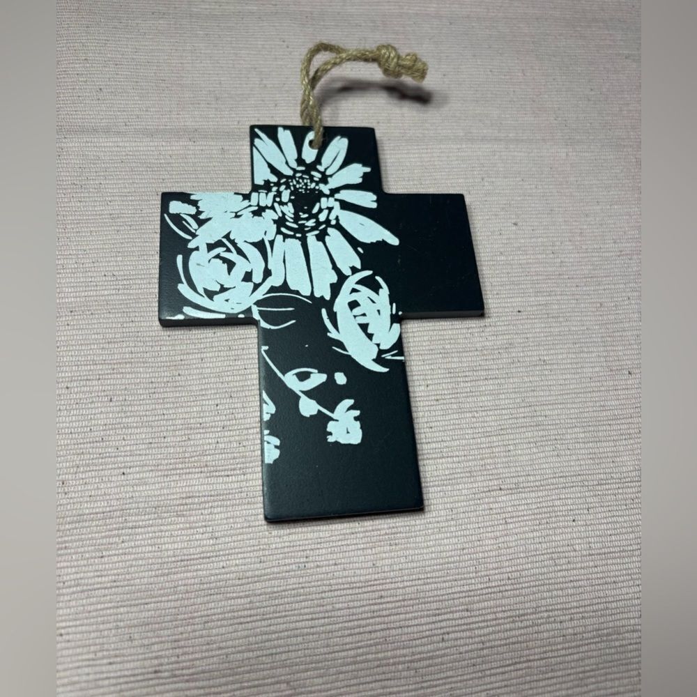 Elegant Cross Home Wall Decor EPC See photos for size references!